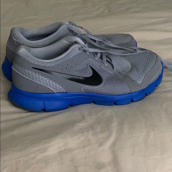 Nike Other - Nike sneakers like new!